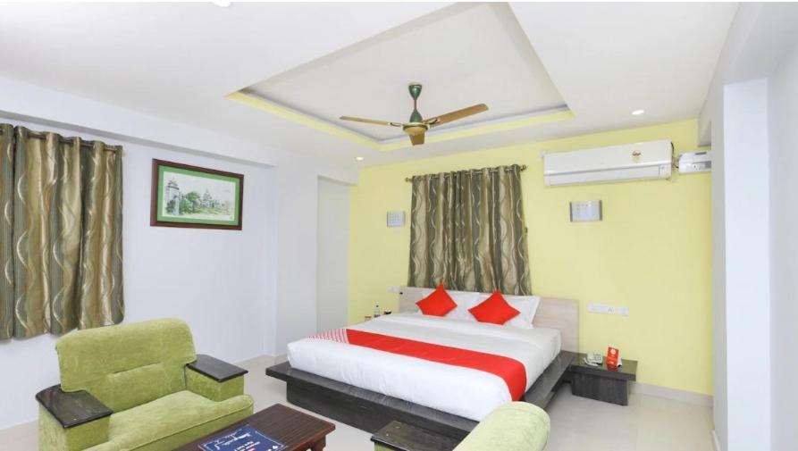 Sai Golden Rooms 蒂鲁帕蒂 外观 照片