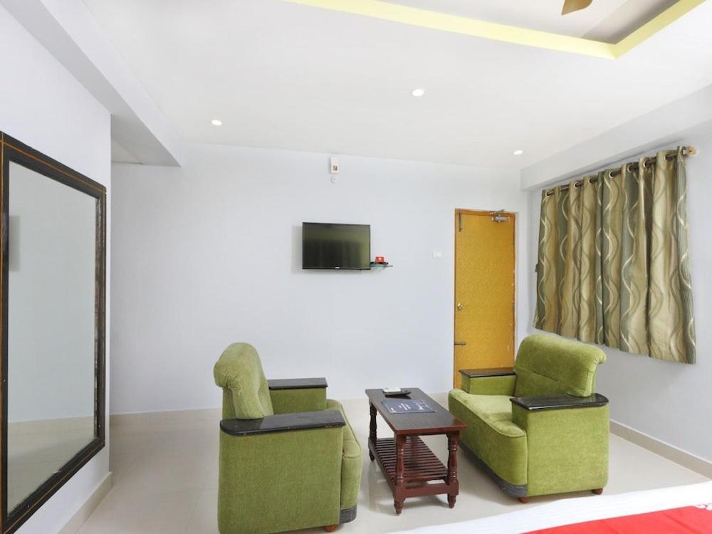 Sai Golden Rooms 蒂鲁帕蒂 外观 照片